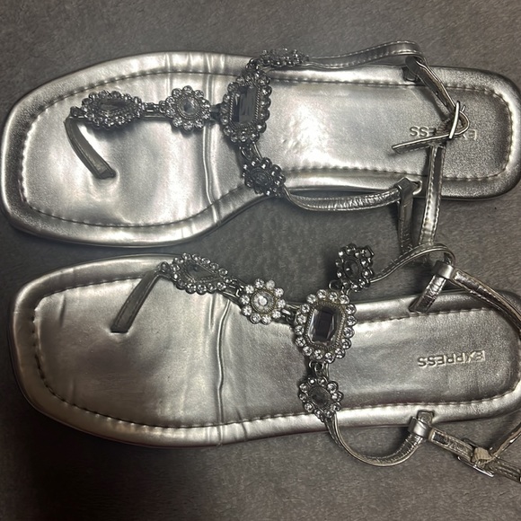 Express sandals - Picture 2 of 3